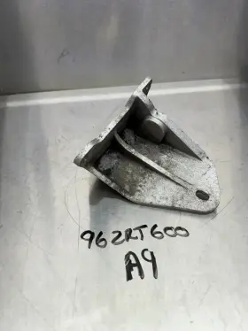 0708-033 Arctic Cat Left Front Motor Mount Bracket 96 97 98 Zrt 600