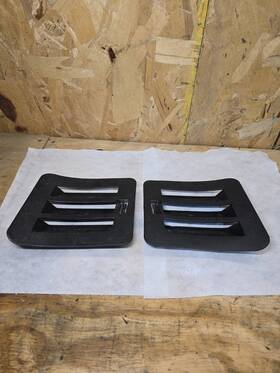 Arctic Cat 1606-044 1606-045 98-02 Zr 500 Oem Intake Vent Set 1606-044 1606-045 Lh Rh Cracked