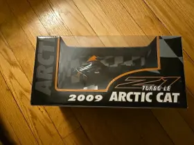 5213-053 Arctic Cat 4299-802 2009 1 18 Scale Z1 Turbo Le Copper Diecast