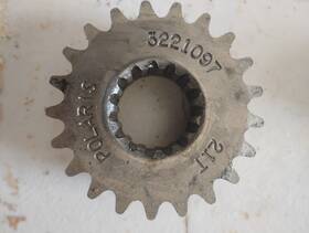 Polaris 32221097 Chaincase Top Sprocket