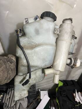 Polaris 5436687-0 2006 600 H.o. Liberty Fusion Sled Parts Oil Injection Tank W Cap Send