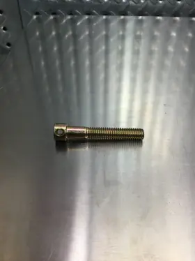7517672 Polaris Cap Stud T382