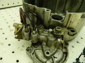 420887932 Ski-doo 1998-2000 Formula Iii Grand Touring Snowmobile Engine Oil Pump / Housing