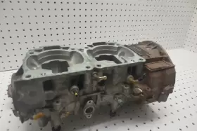 420889681 Ski-doo 2003 Oem Engine Motor Crankcase Assfty Summit 800