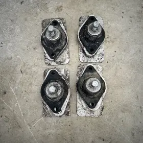 1673-386 Tigershark Ts770 Ts770l Engine Motor Mounts 1998 1999