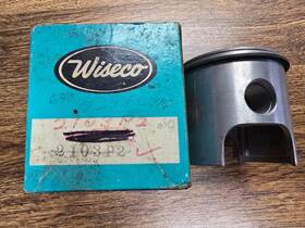Wiseco 2103p2 New Kohler Piston - One Ring Missing. .020 Oversize. 67.87 Mm