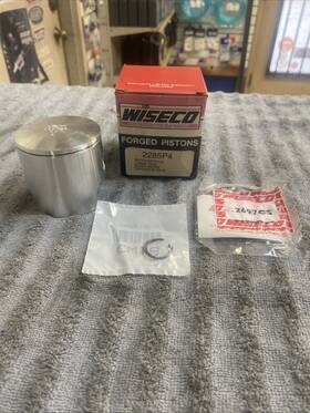Wiseco 2285p4 79- 82 Ski-doo Rotax 440 Liquid Cooled 9500 Series .040 Inch Over Piston Kit