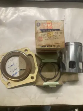 361-11631-01-96 Yamaha Nos Oem Rd250 73-75 Piston Rings Head And Base Gasket 361-11631-01-96 Yamaha Nos Oem Rd250 73-75 Piston Rings Head And Base Gasket