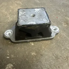 6ga-44517-00-00 Yamaha Oem Waverunner Engine Motor Rubber Mount