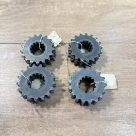 829-17682-70 Yamaha Oem Nos Drive Sprocket Qty 4 / Snowmobile Pz480