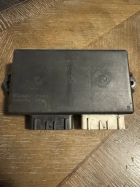 8dm-85540-10-00 Yamaha 2001 Sxr 700 Triple Snowmobile 8dm-00 Engine Cdi Ignition Box F8t37571