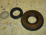 71 Yamaha SS433 Exciter 440 Crankshaft Seals Used. Price: $11.24.